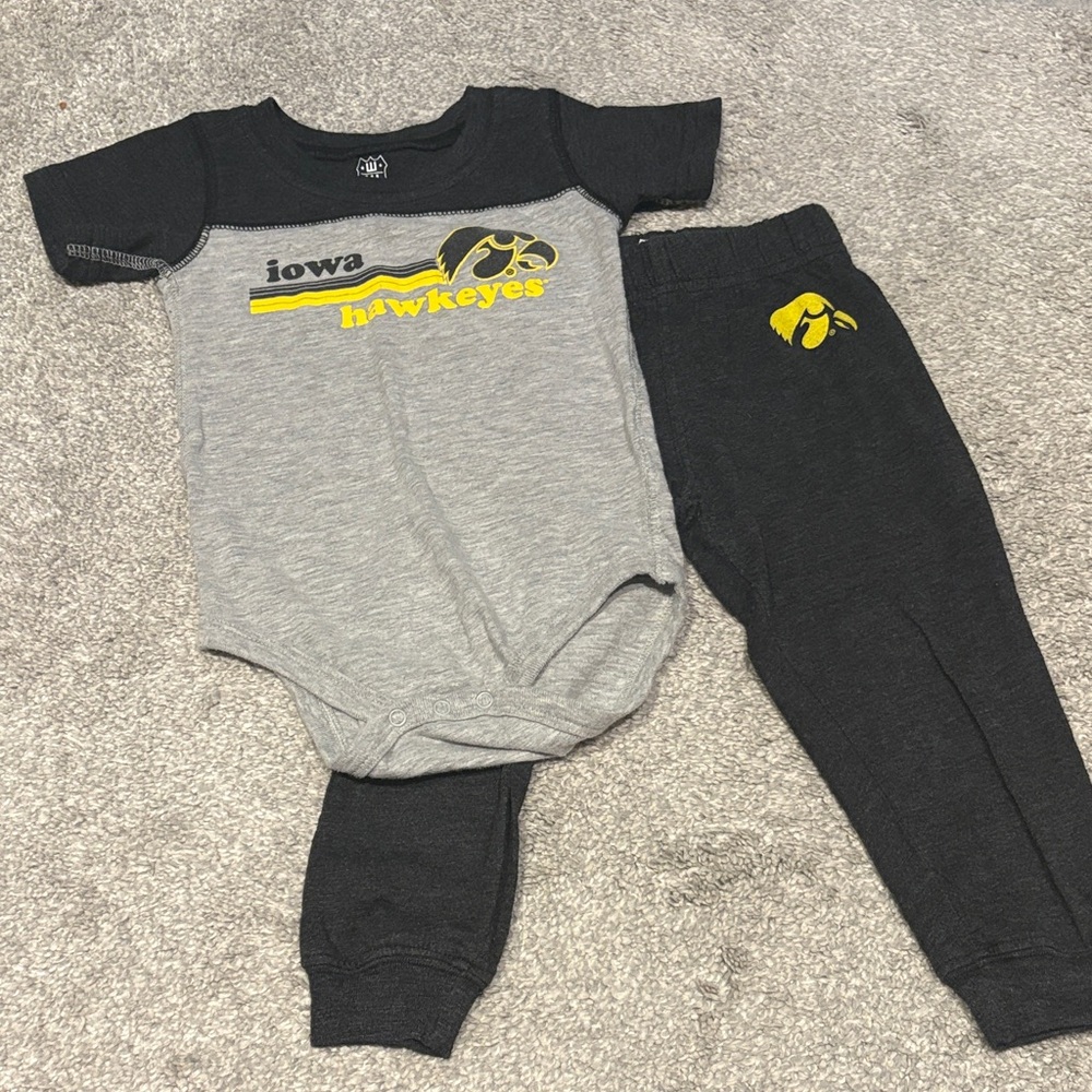 Wes & Willy toddler Iowa Hawkeyes onesie and pants set 24 months